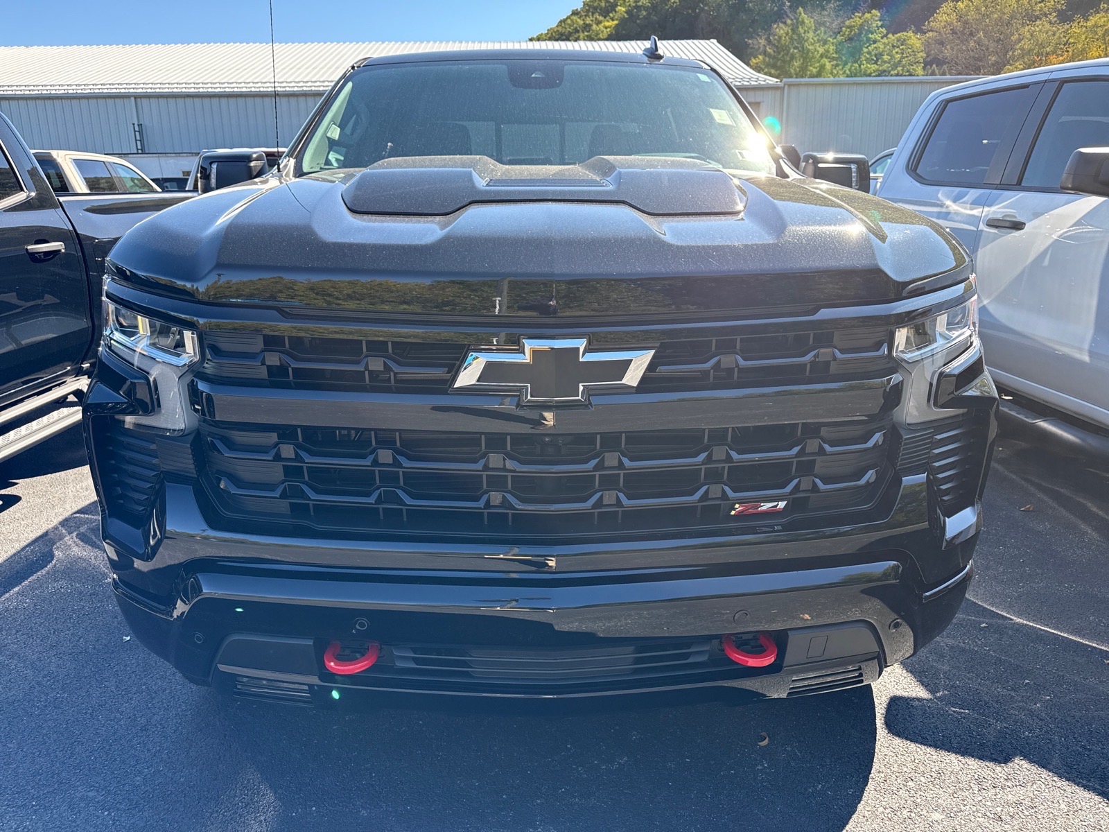 2026 Chevrolet Silverado 1500 photo 2 of 7