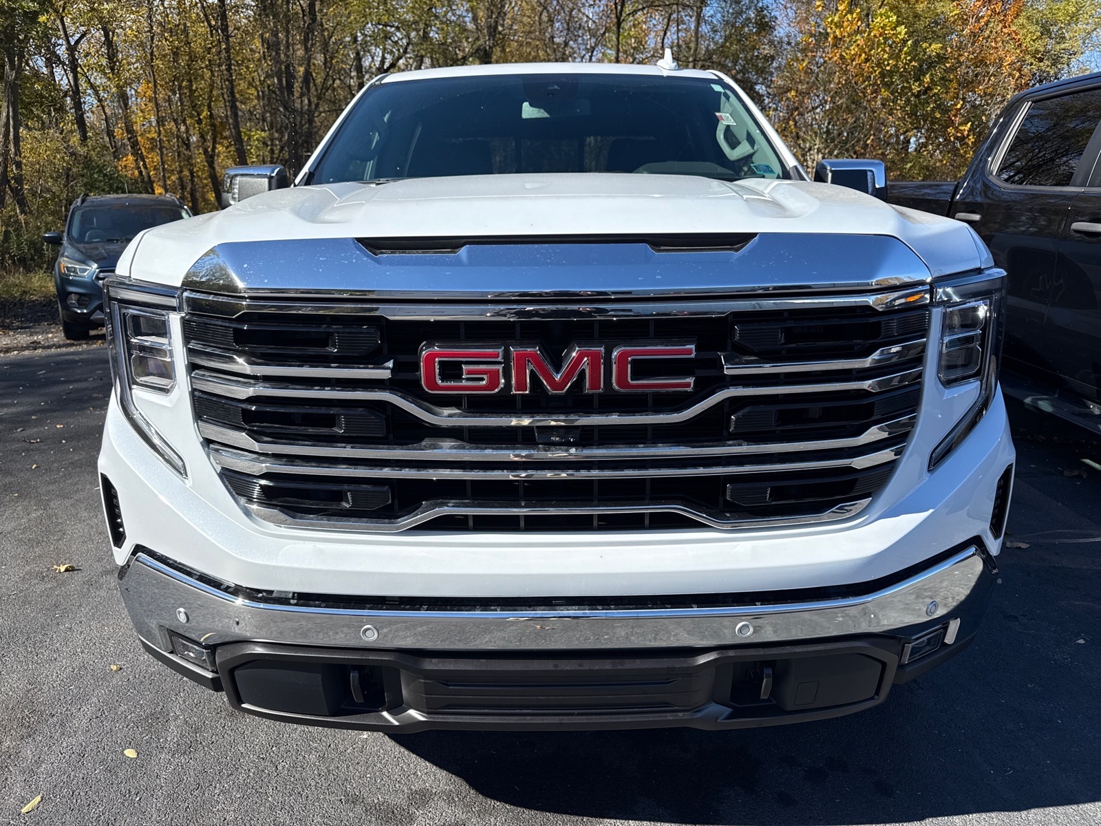 2026 GMC Sierra 1500 photo 2 of 9