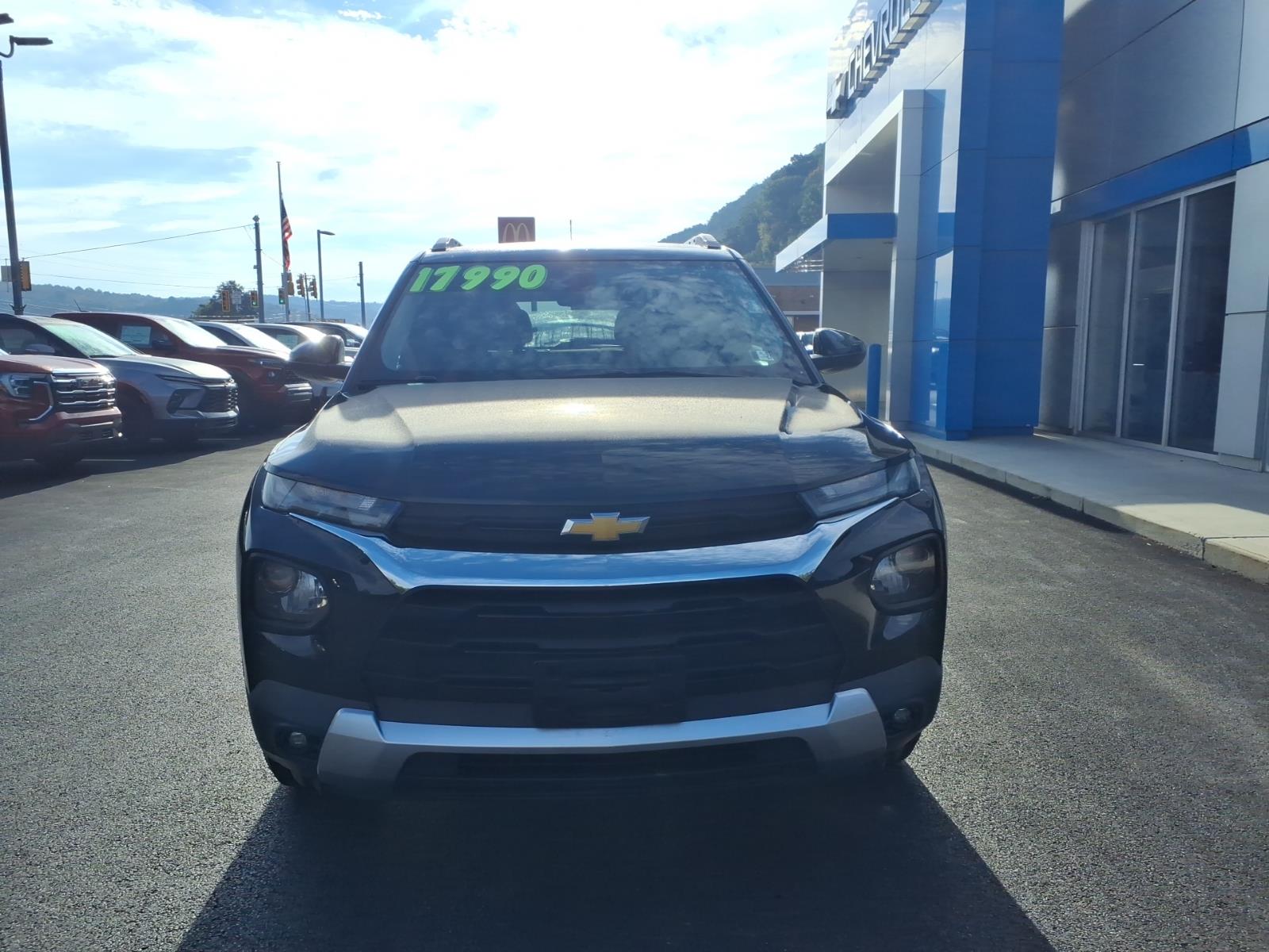 2021 Chevrolet Trailblazer photo 2 of 27