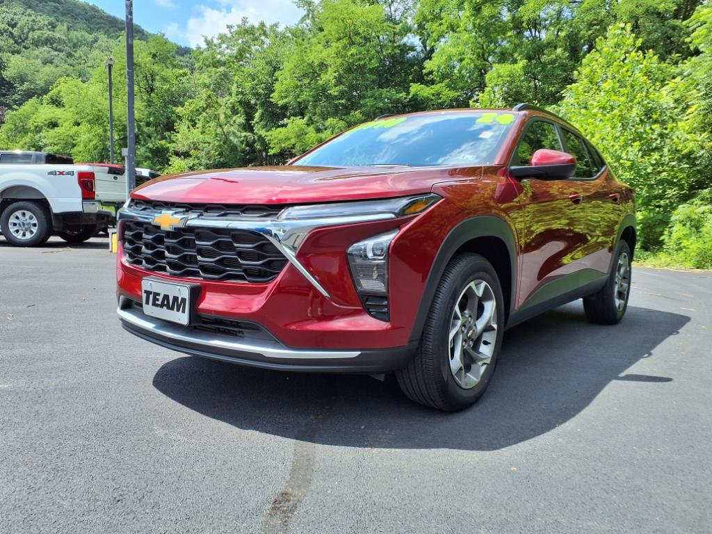 2024 Chevrolet Trax LT - 1