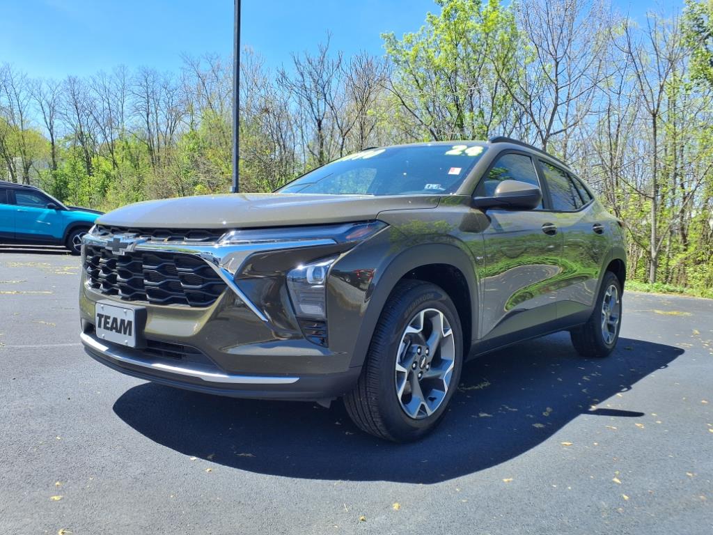 2024 Chevrolet Trax LT - 1