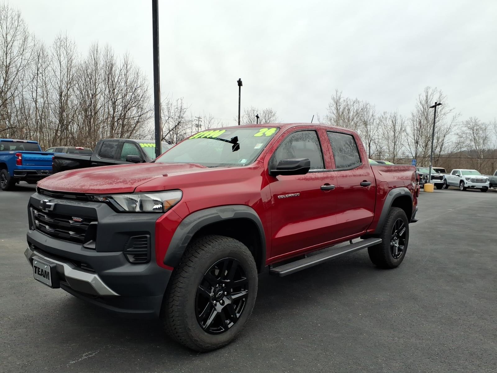 2024 Chevrolet Colorado Trail Boss - 2