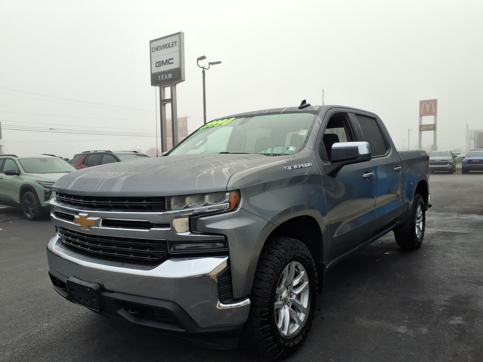 2021 Chevrolet Silverado 1500 photo 3 of 26