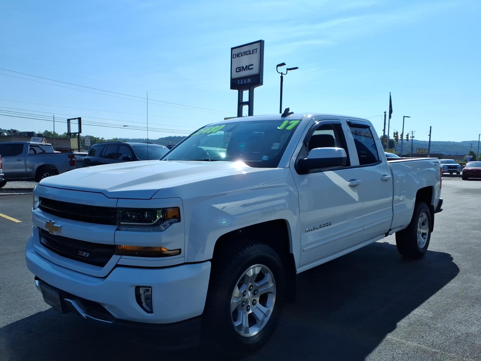 2017 Chevrolet Silverado 1500 photo 3 of 26