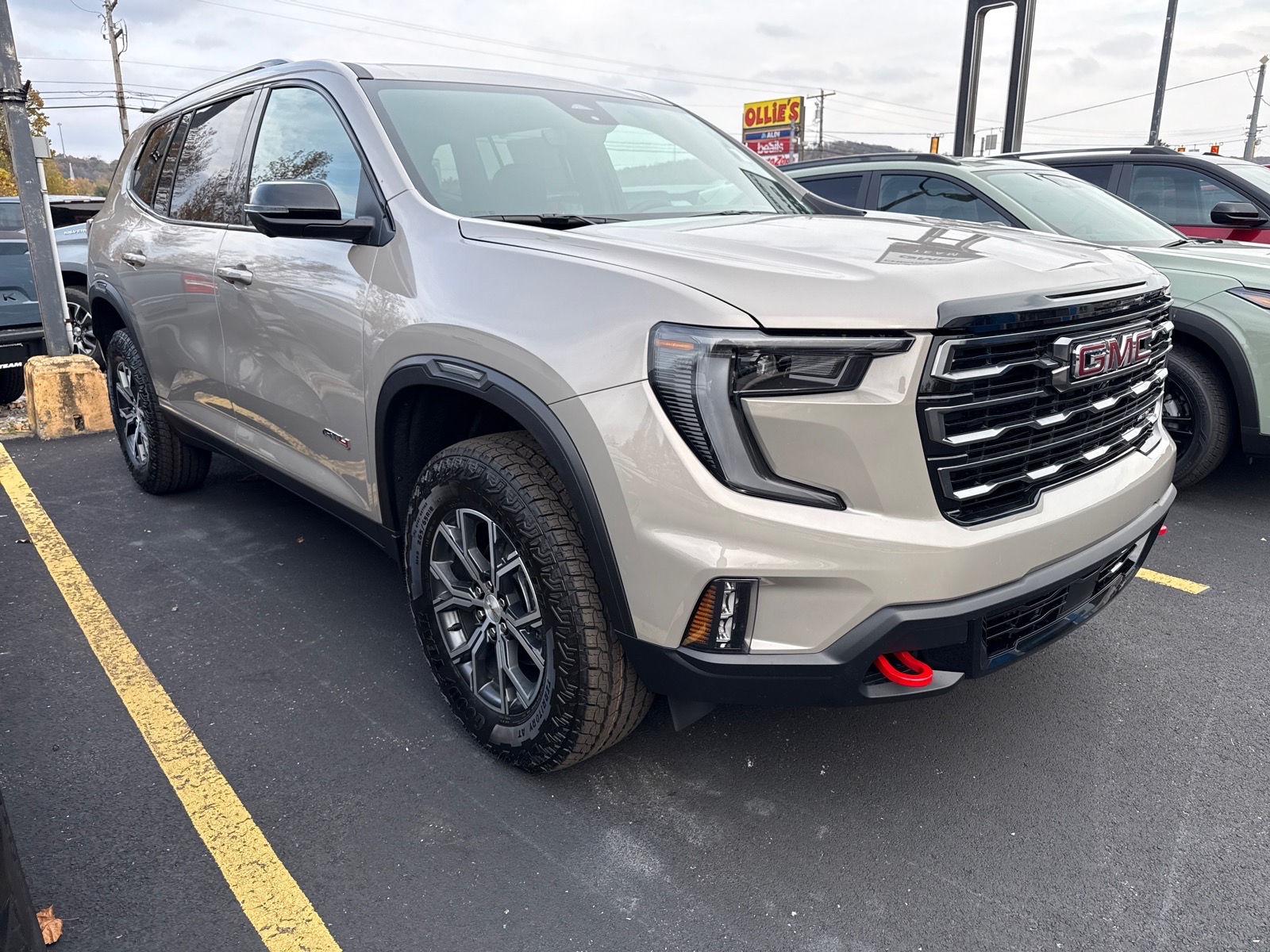 2027 GMC Acadia photo 3 of 8
