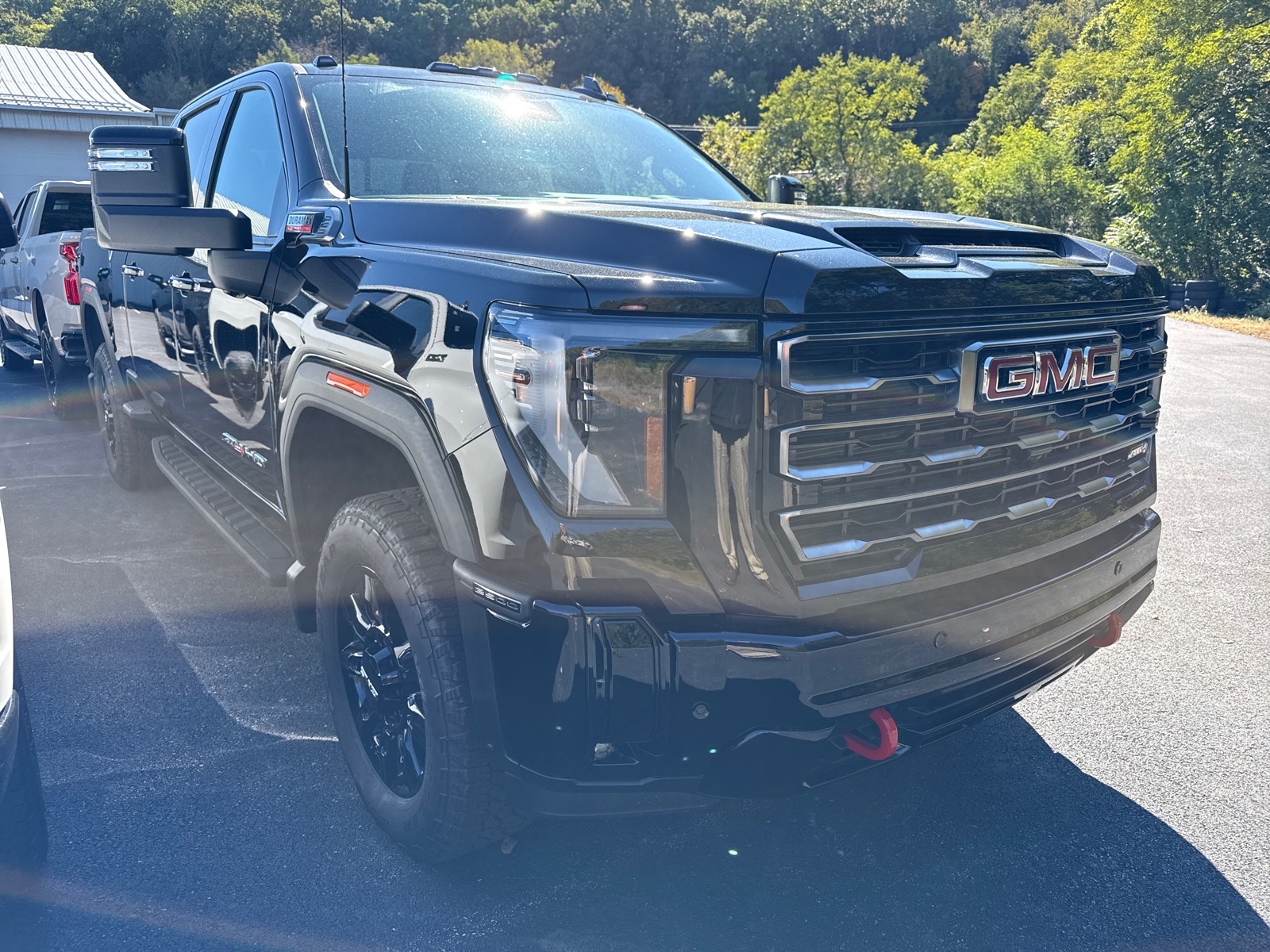 2026 GMC Sierra 2500HD photo 3 of 11