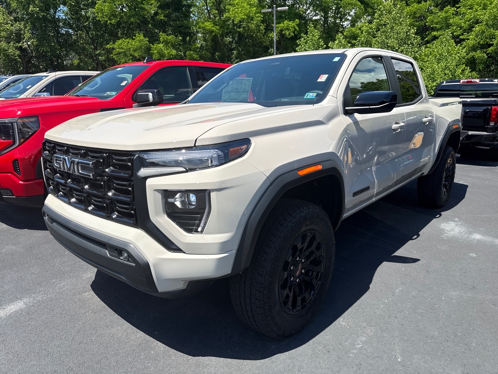 2026 GMC Canyon Elevation - 2