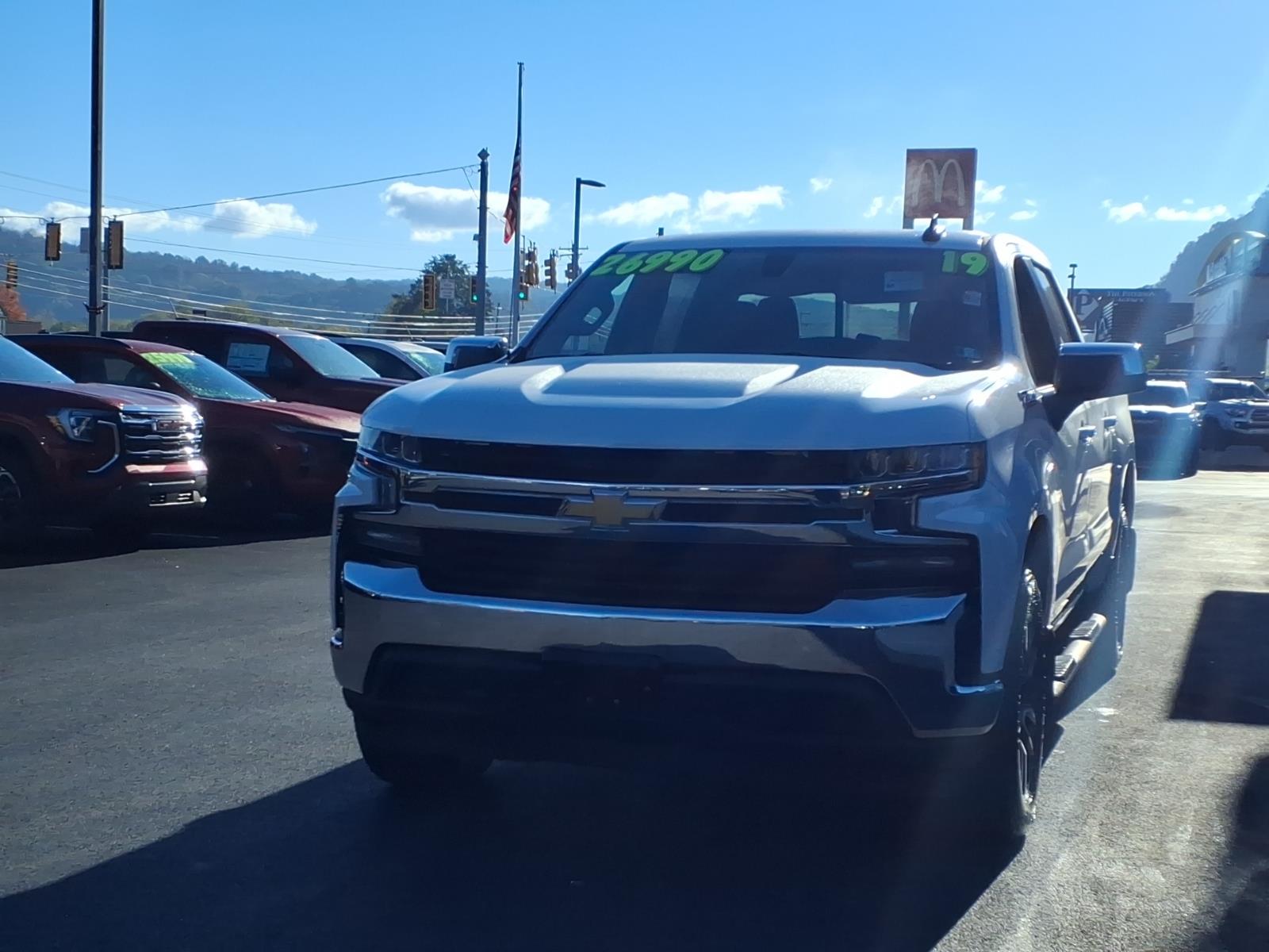 2019 Chevrolet Silverado 1500 photo 3 of 28