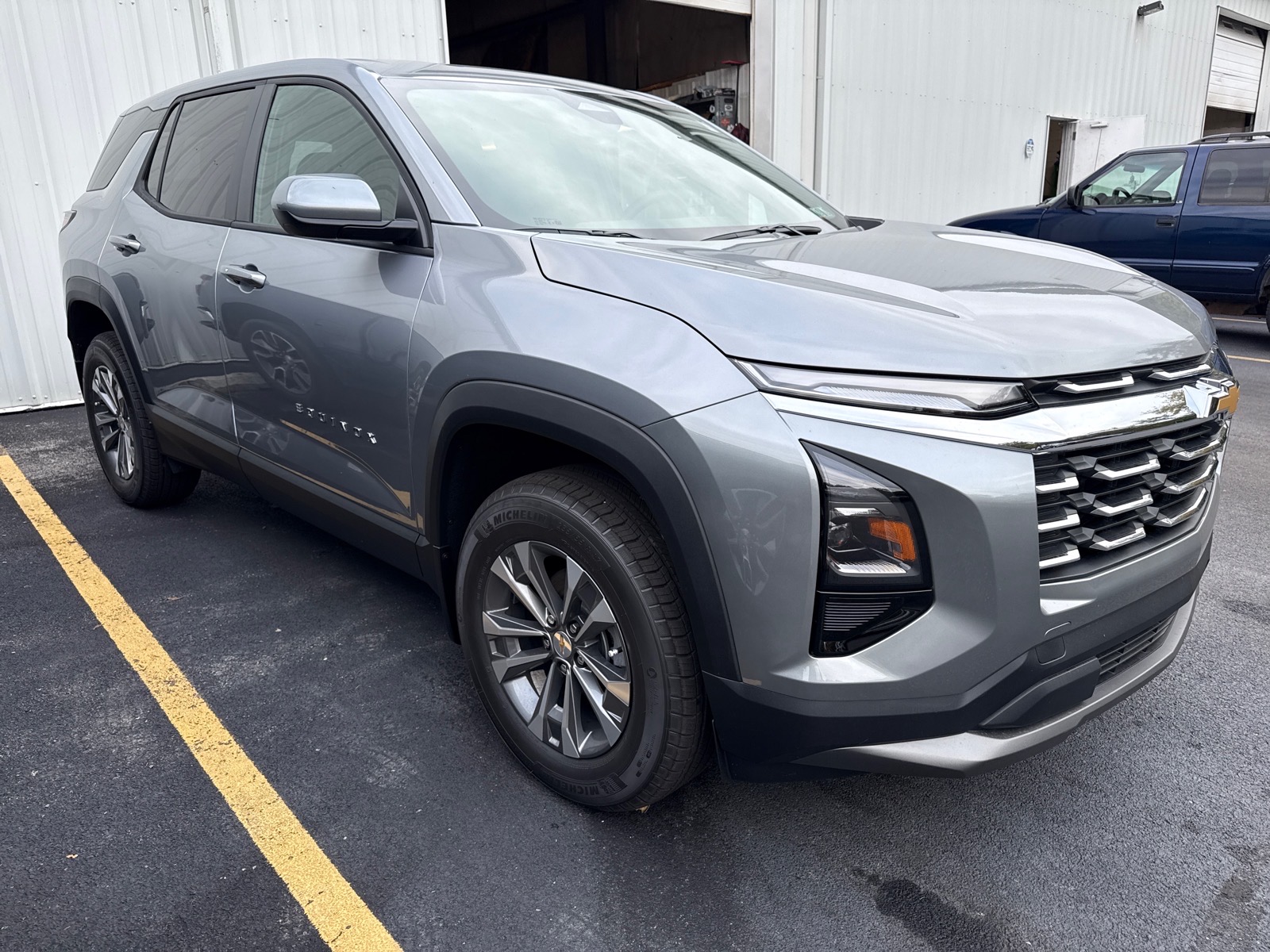 2027 Chevrolet Equinox photo 3 of 6