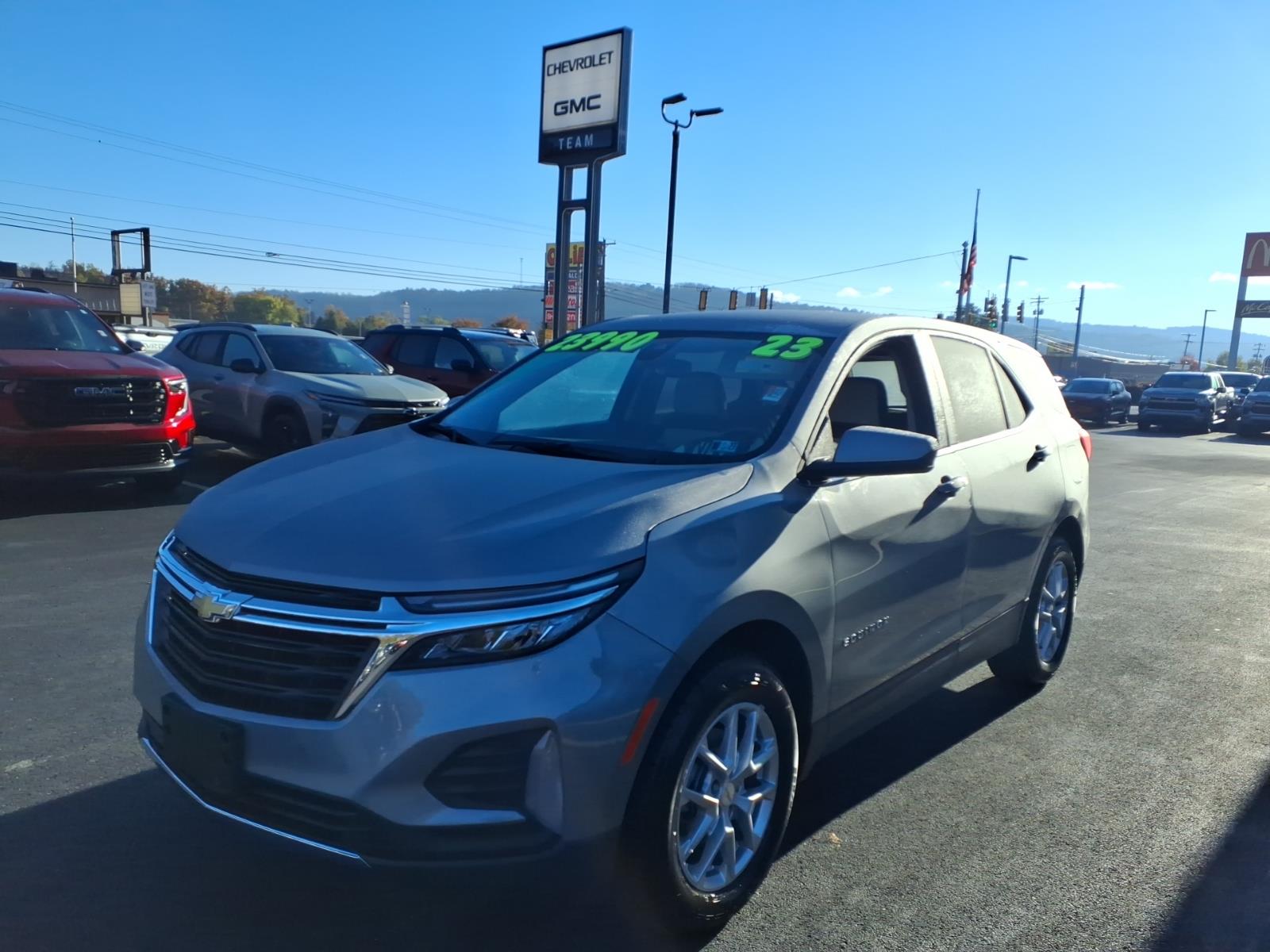 2023 Chevrolet Equinox photo 3 of 27