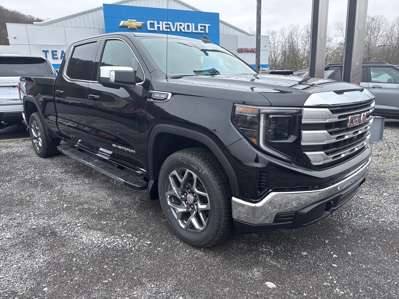 2026 GMC Sierra 1500 SLE Onyx Black Gba at Team Chevrolet Buick GMC