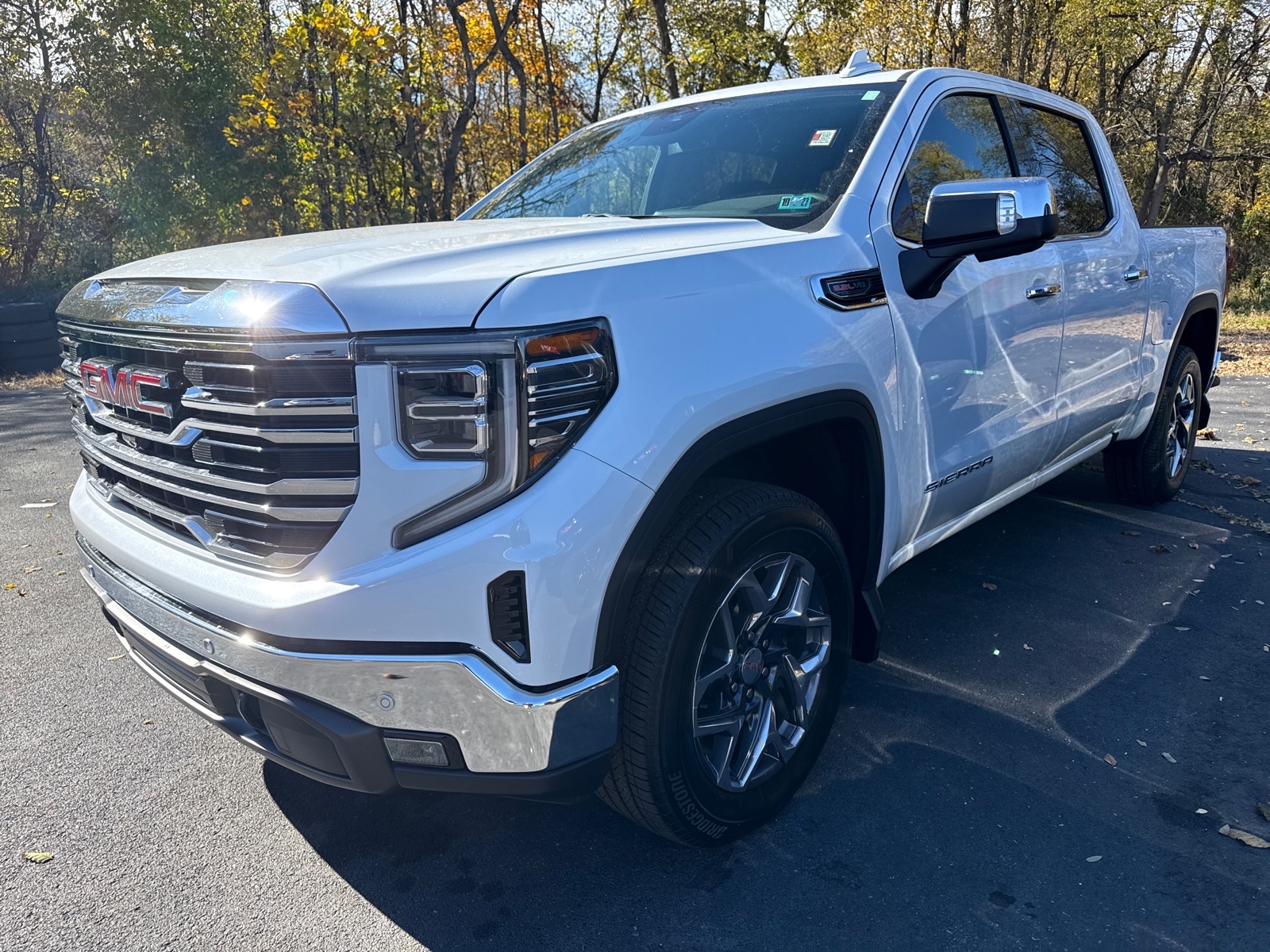 2026 GMC Sierra 1500 photo 3 of 9