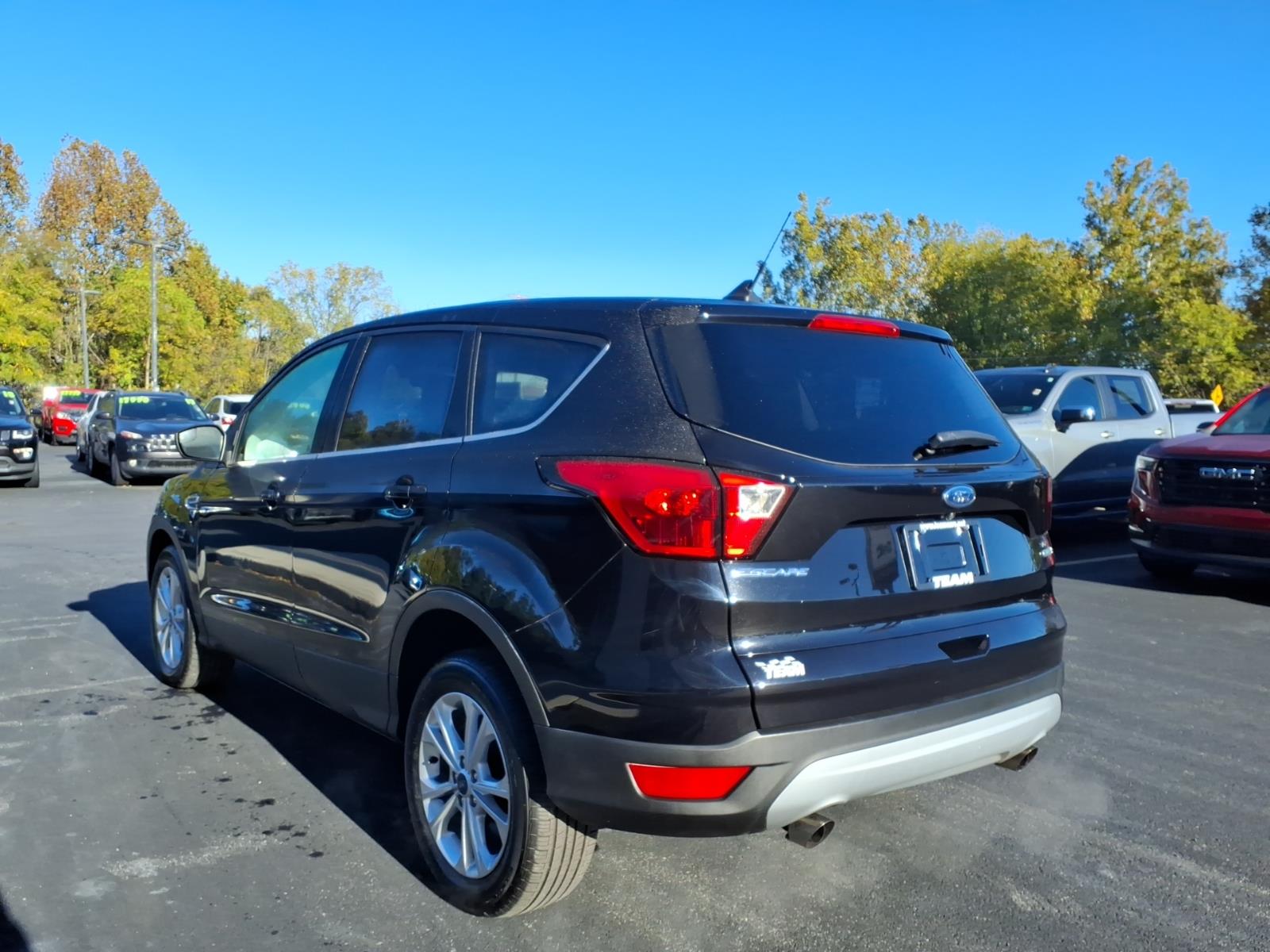 2019 Ford Escape photo 4 of 27
