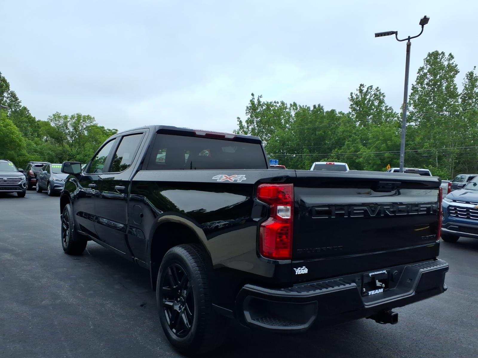 2024 Chevrolet Silverado 1500 photo 4 of 26