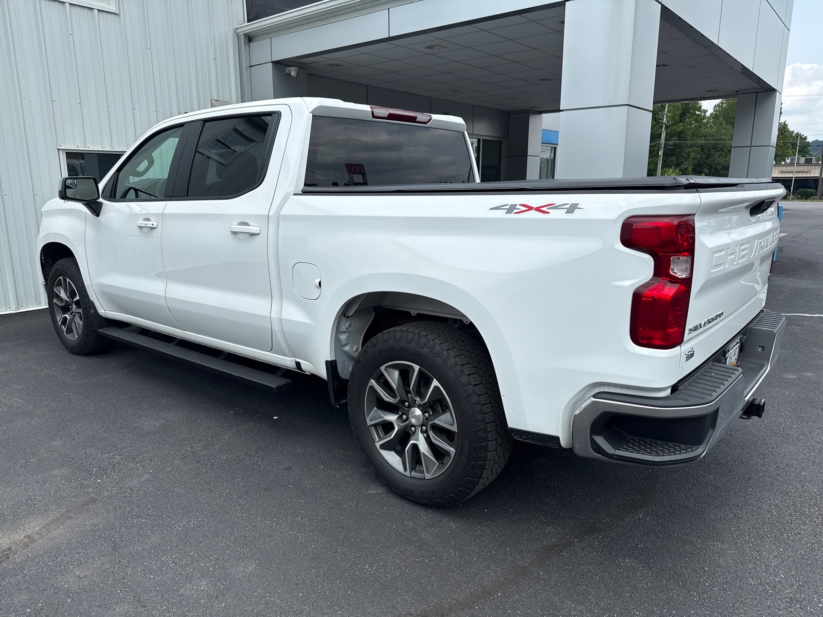 2024 Chevrolet Silverado 1500 LT Summit White (gaz) at Team Chevrolet Buick GMC