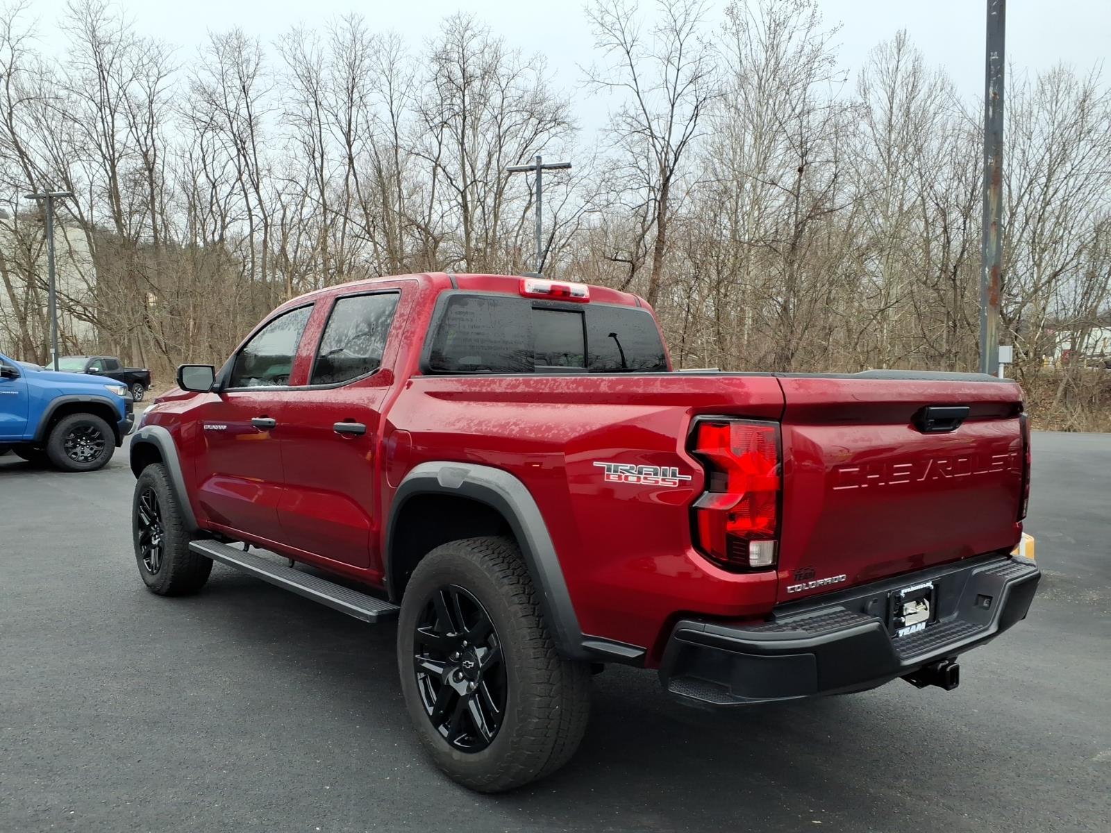 2024 Chevrolet Colorado Trail Boss - 3