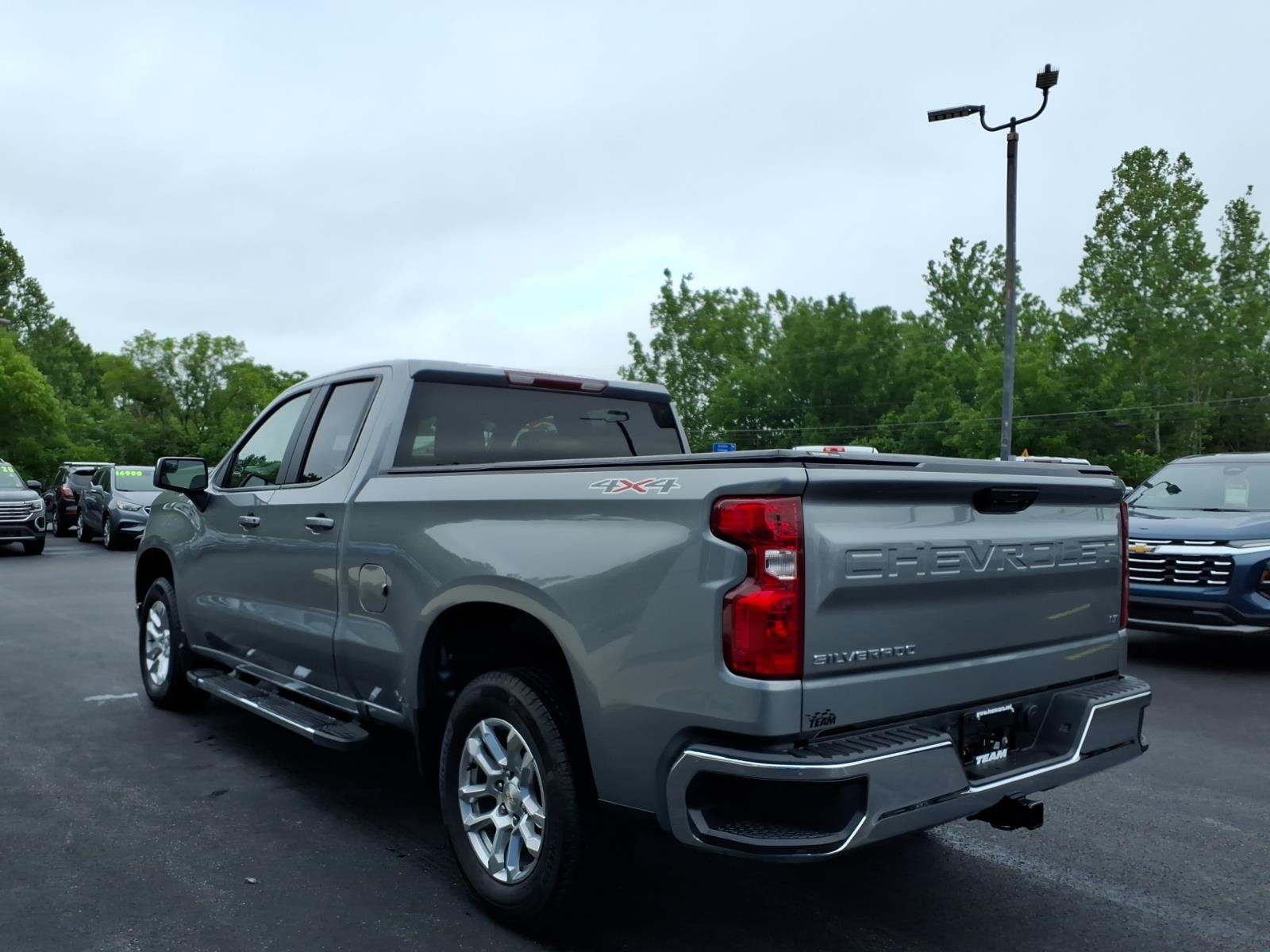 2025 Chevrolet Silverado 1500 photo 4 of 27