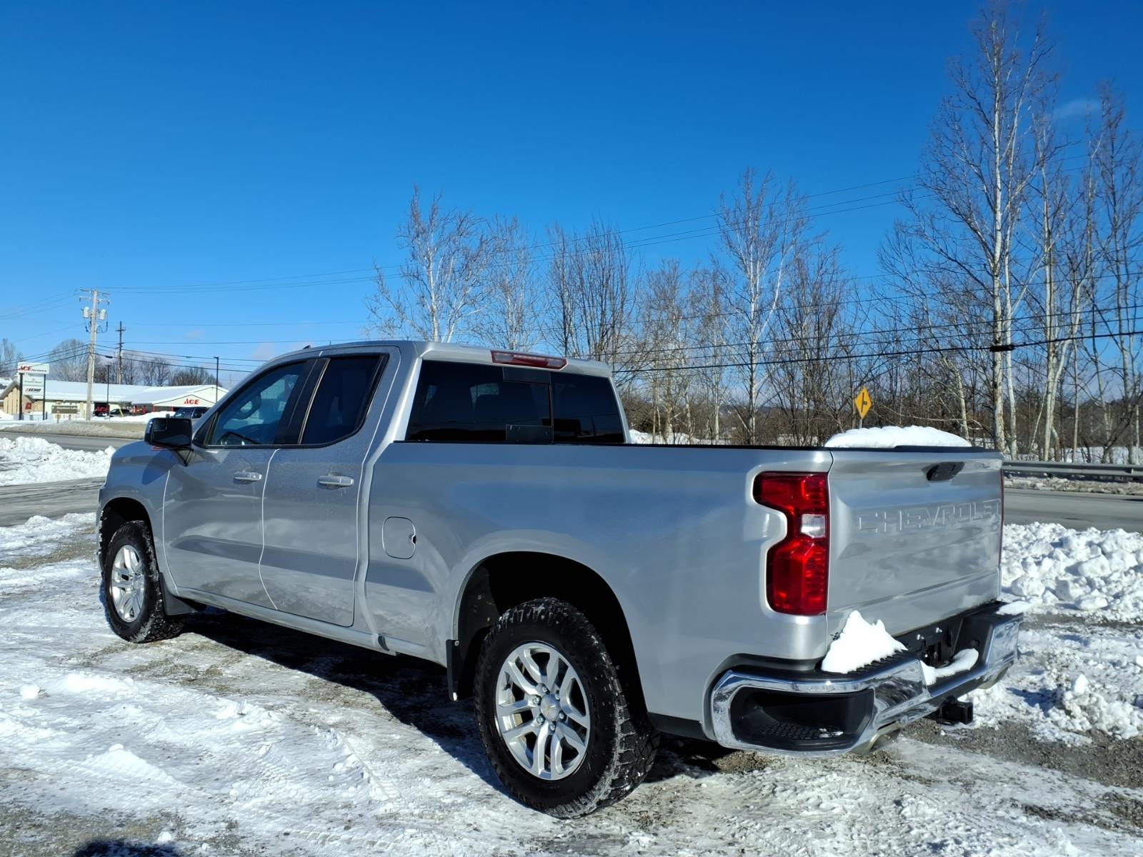 2021 Chevrolet Silverado 1500 LT - 3