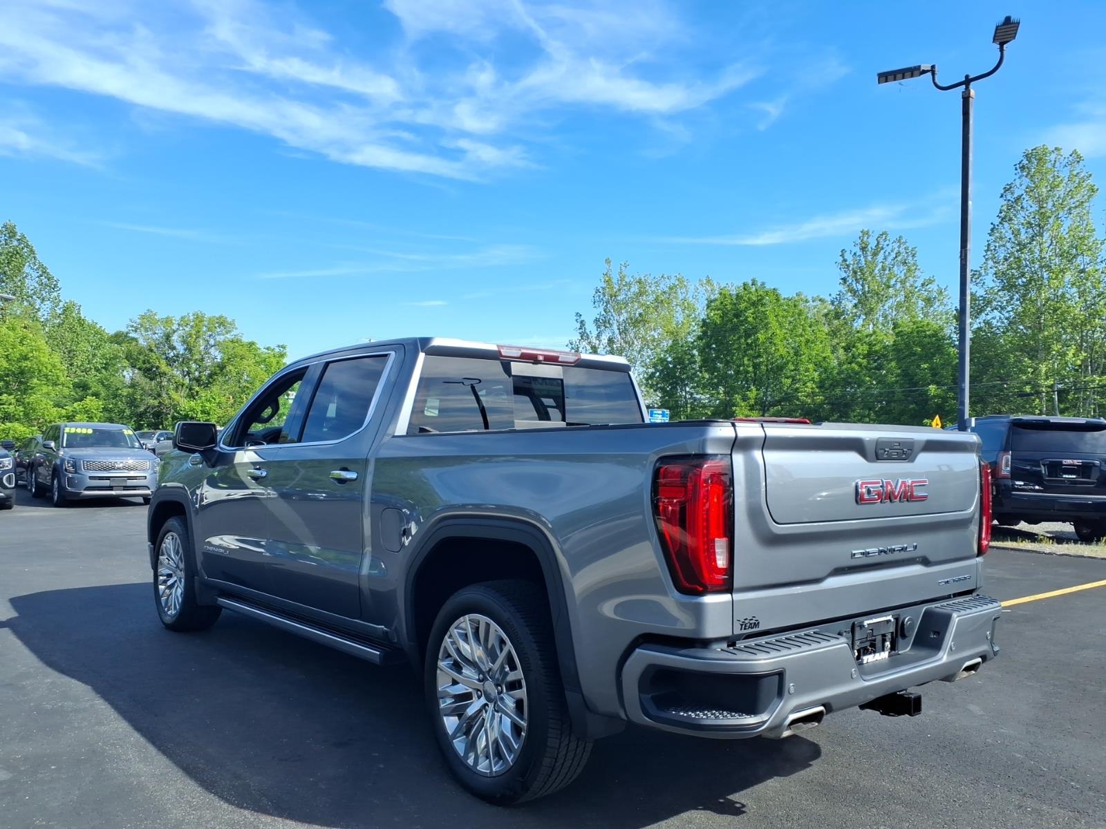 2019 GMC Sierra 1500 Denali - 3