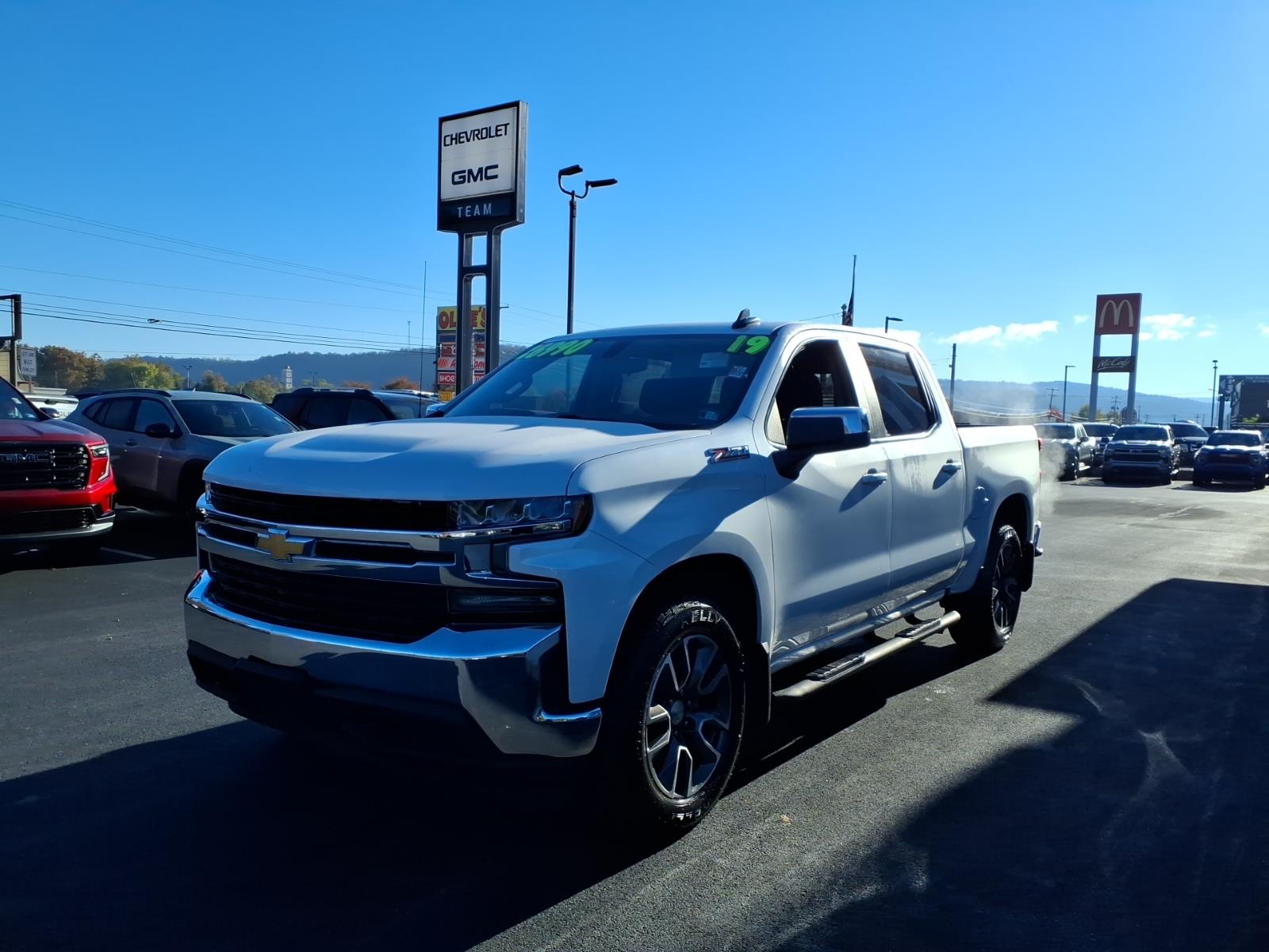 2019 Chevrolet Silverado 1500 photo 4 of 28