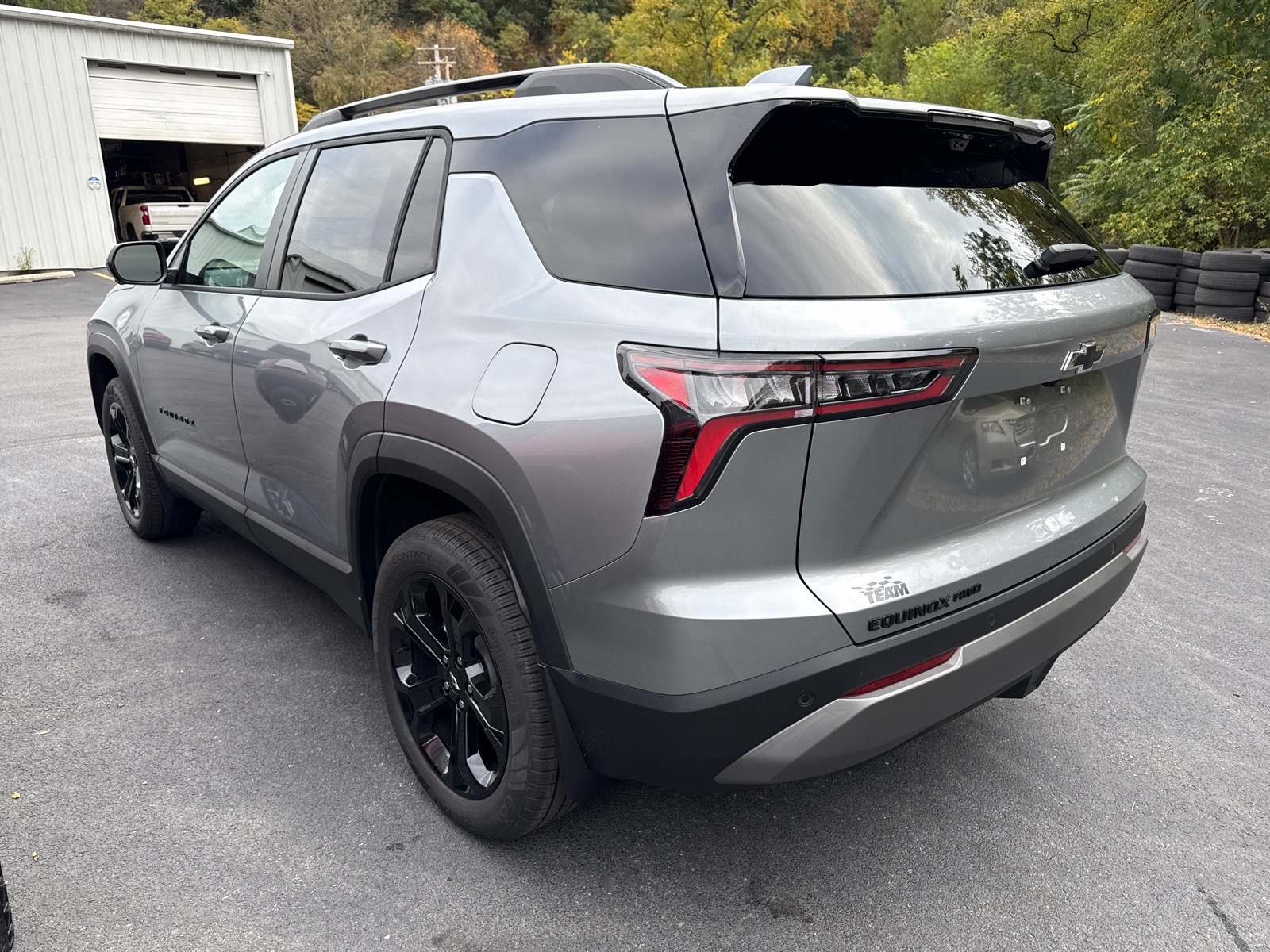 2027 Chevrolet Equinox photo 4 of 6