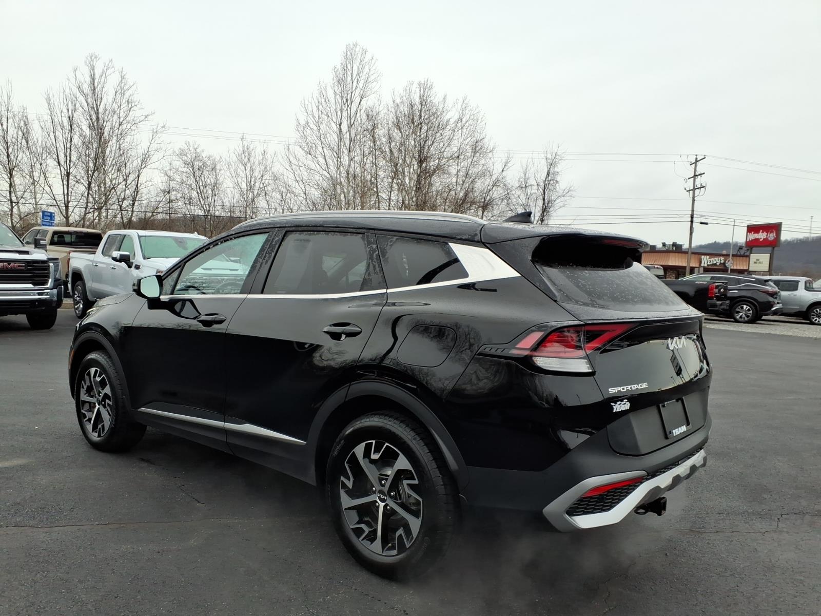 2023 Kia Sportage EX - 3