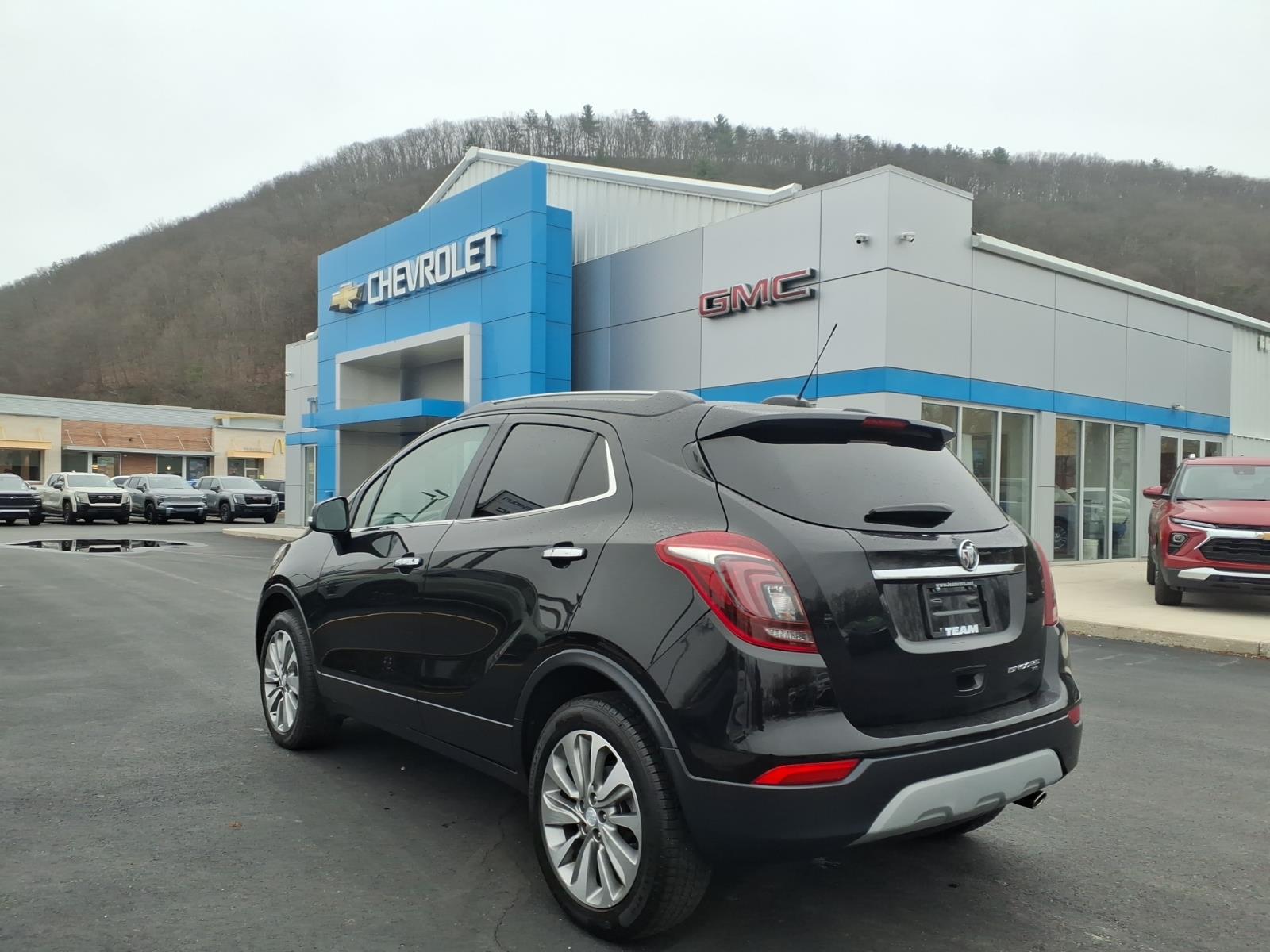 View vehicle photo 4