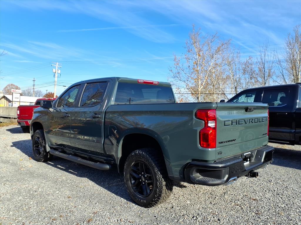 2025 Chevrolet Silverado 1500 Custom Trail Boss - 3