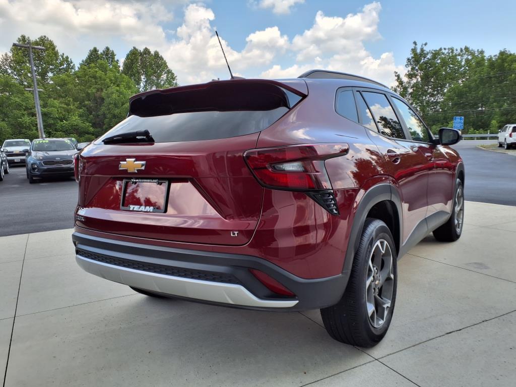 2024 Chevrolet Trax LT - 3