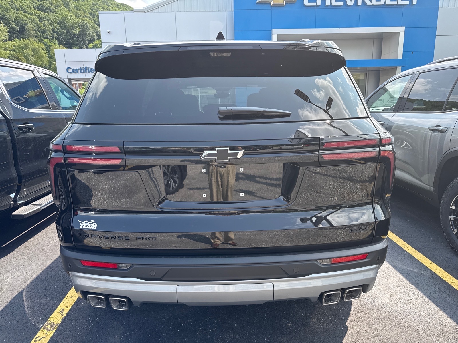 2026 Chevrolet Traverse Z71 Mosaic Black Metallic Gb8 at Team Chevrolet Buick GMC