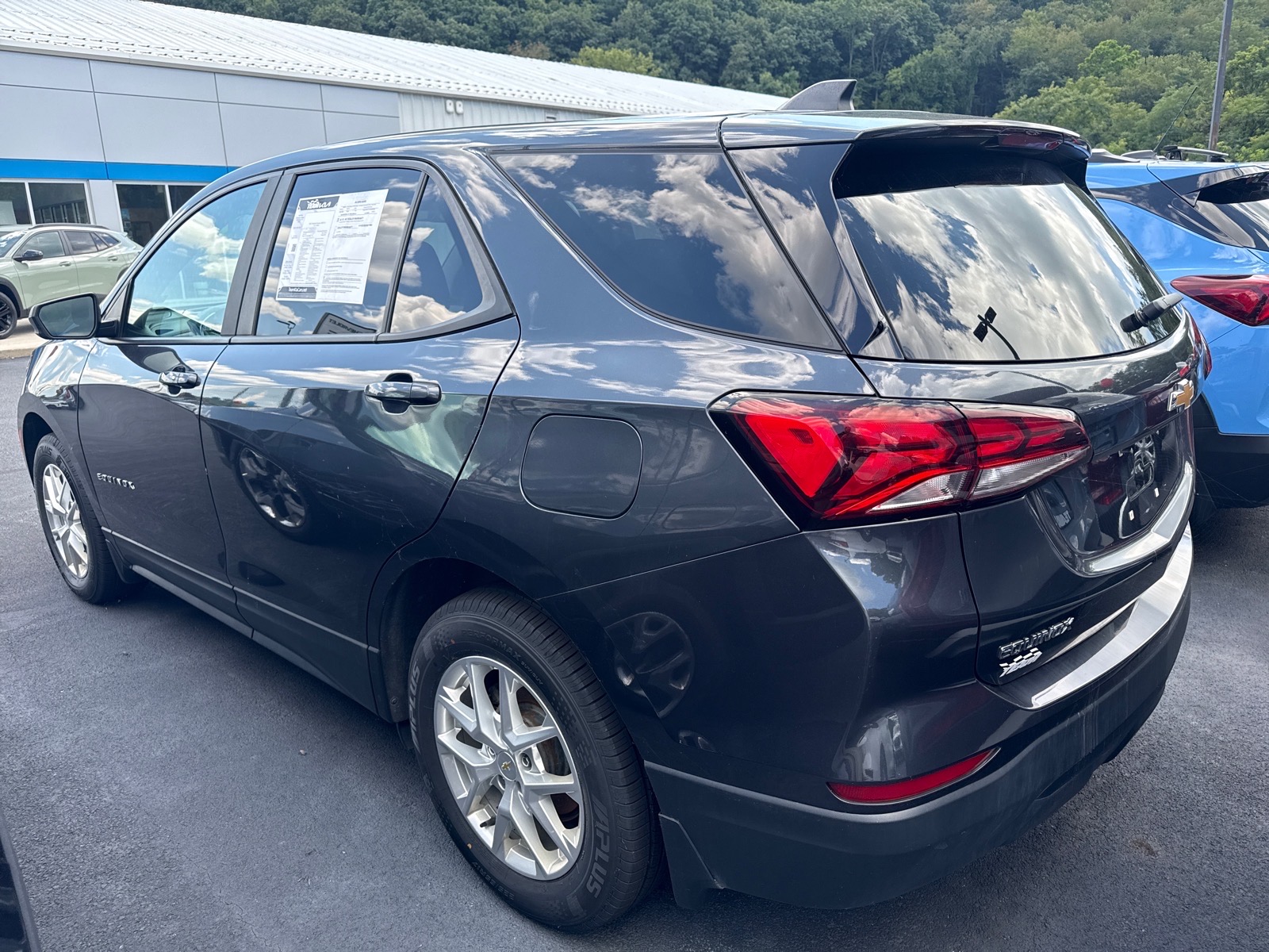 2022 Chevrolet Equinox photo 5 of 18