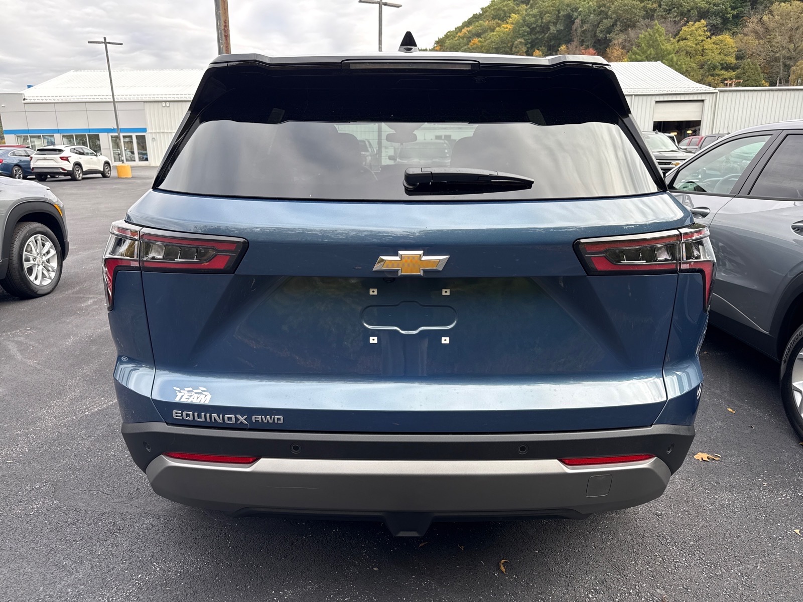 2027 Chevrolet Equinox photo 5 of 6