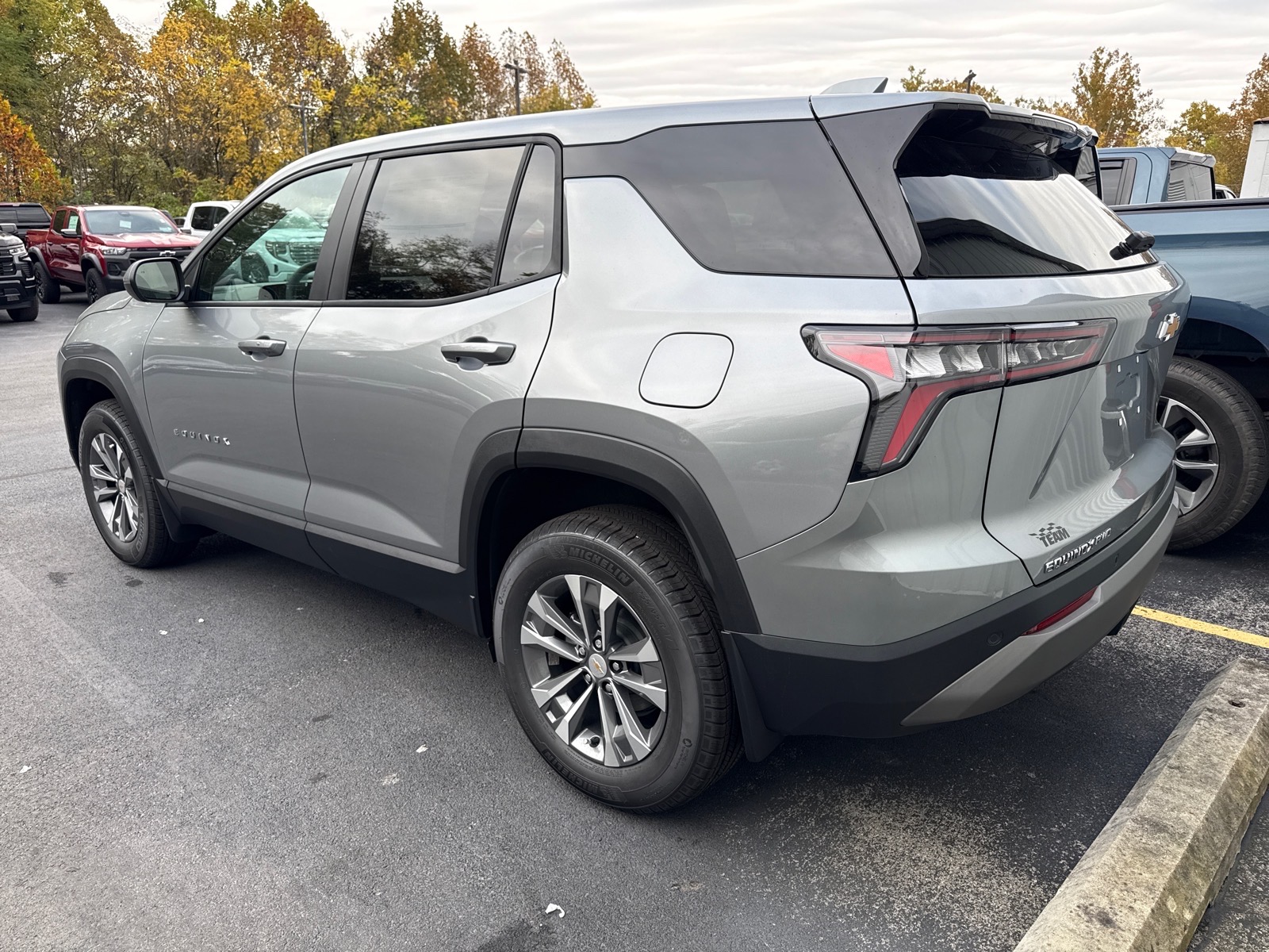 2027 Chevrolet Equinox photo 5 of 6