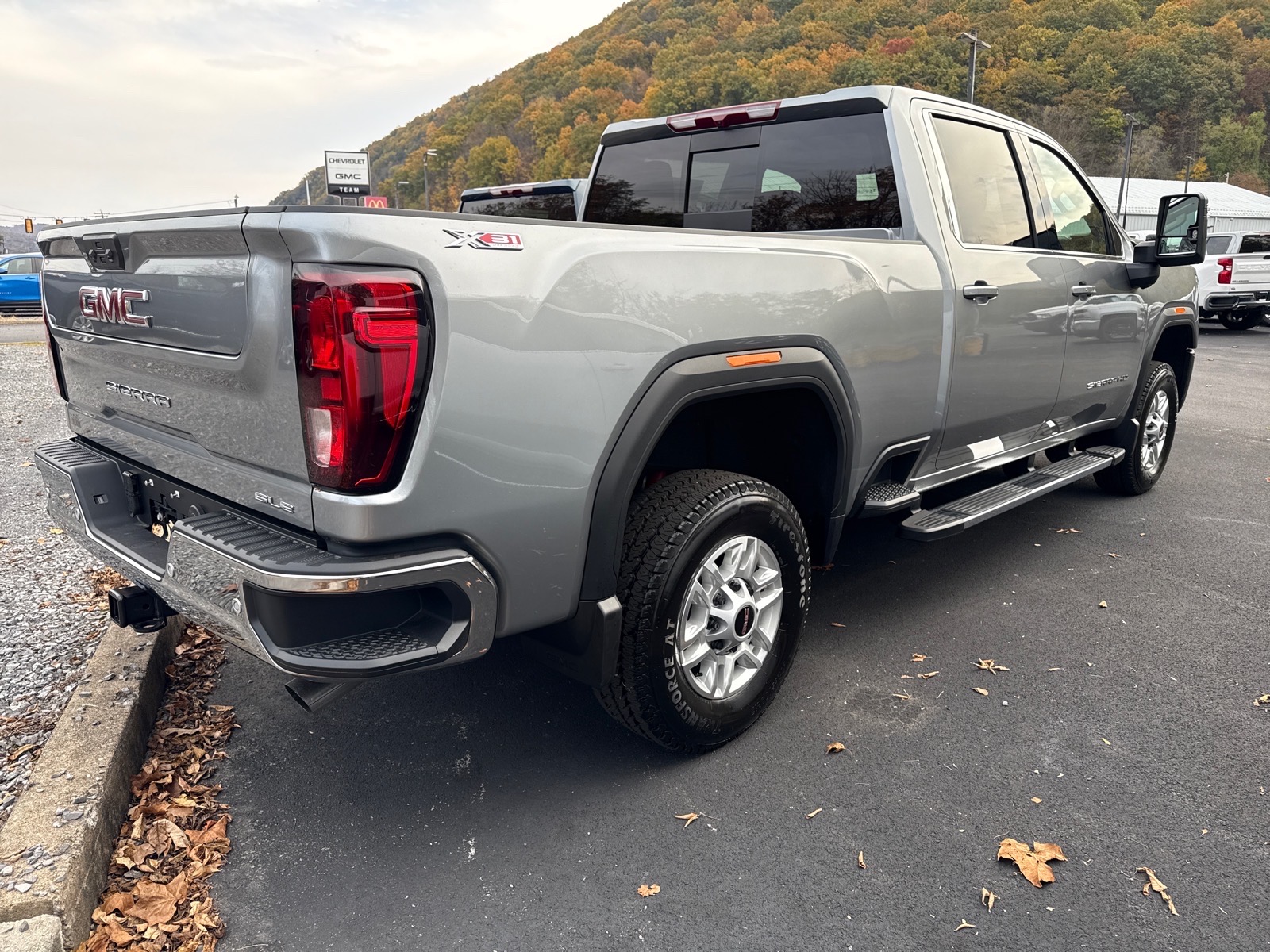 2026 GMC Sierra 2500HD photo 6 of 12