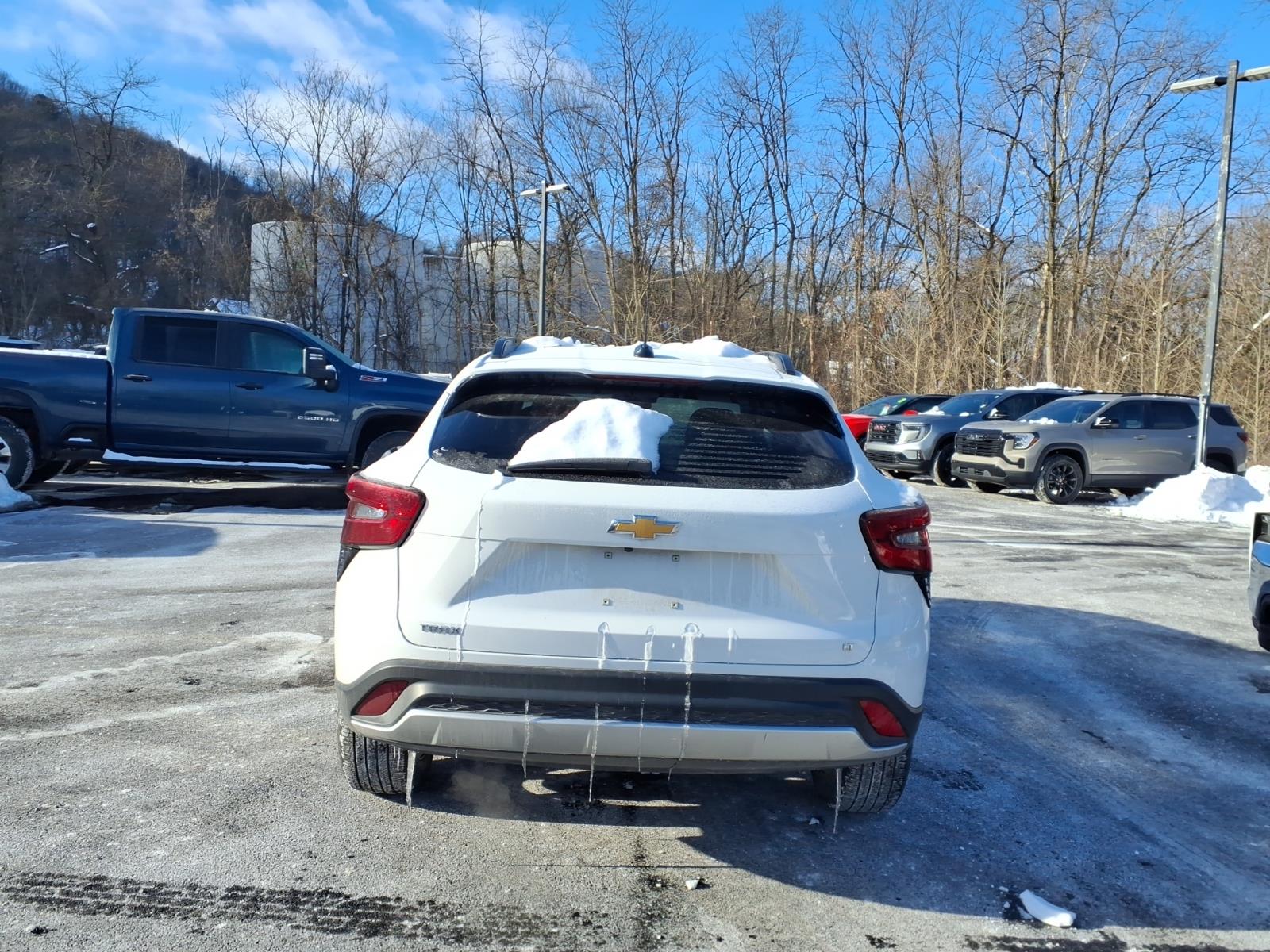 2025 Chevrolet Trax LT Summit White (gaz) at Memorial Highway Chevrolet