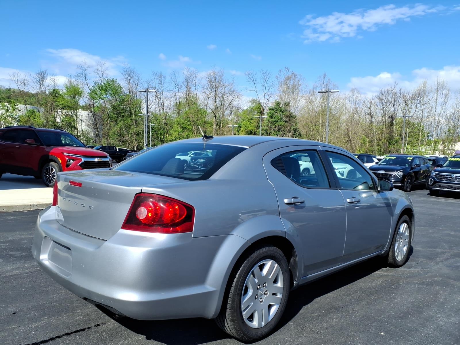 2014 Dodge Avenger SE - 6