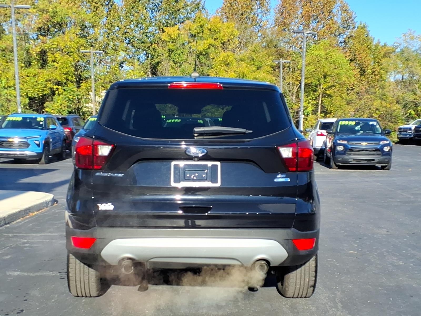 2019 Ford Escape photo 7 of 27