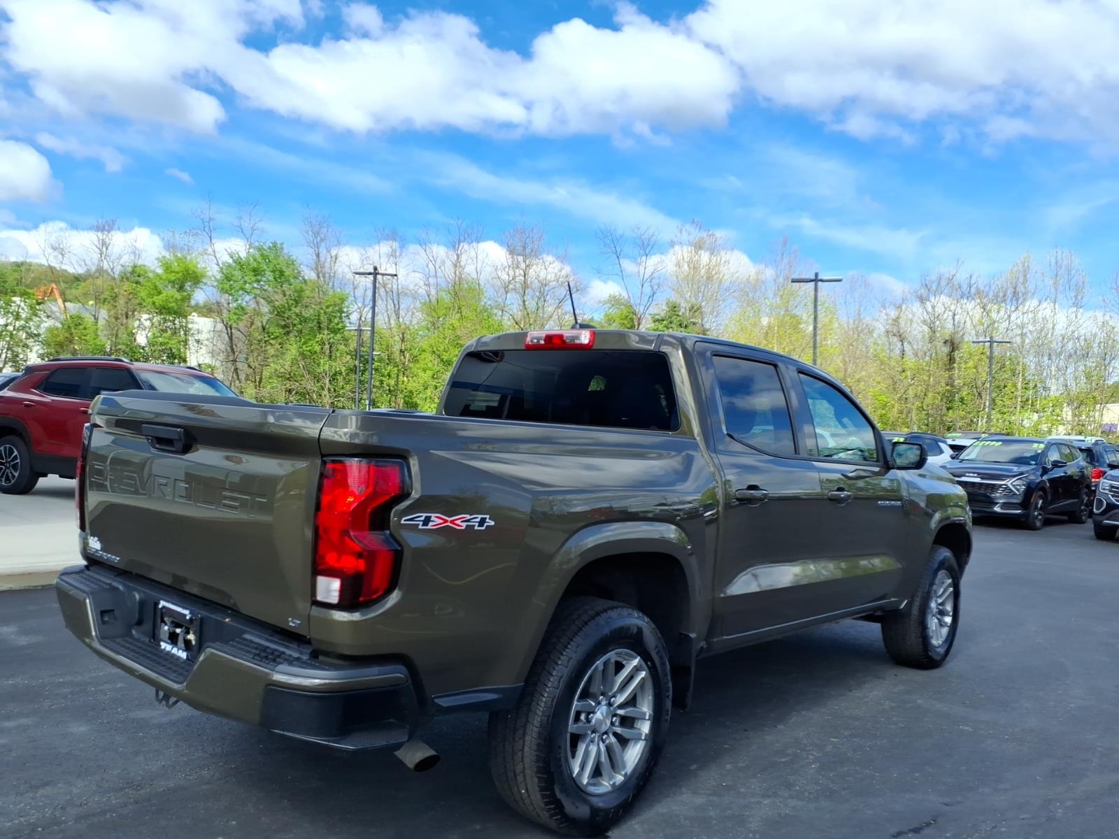 2024 Chevrolet Colorado LT - 6