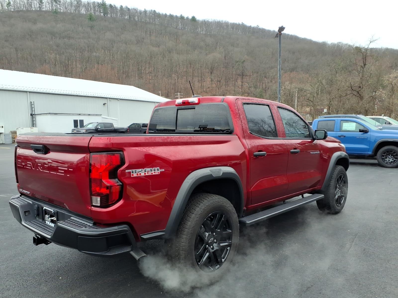 2024 Chevrolet Colorado Trail Boss - 6