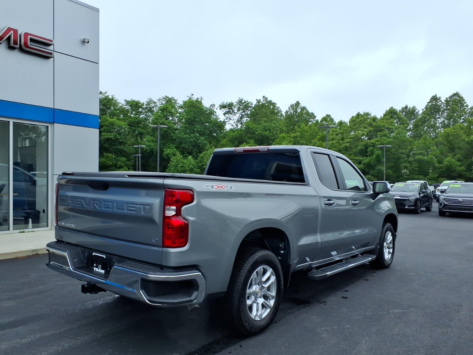 2025 Chevrolet Silverado 1500 photo 7 of 27