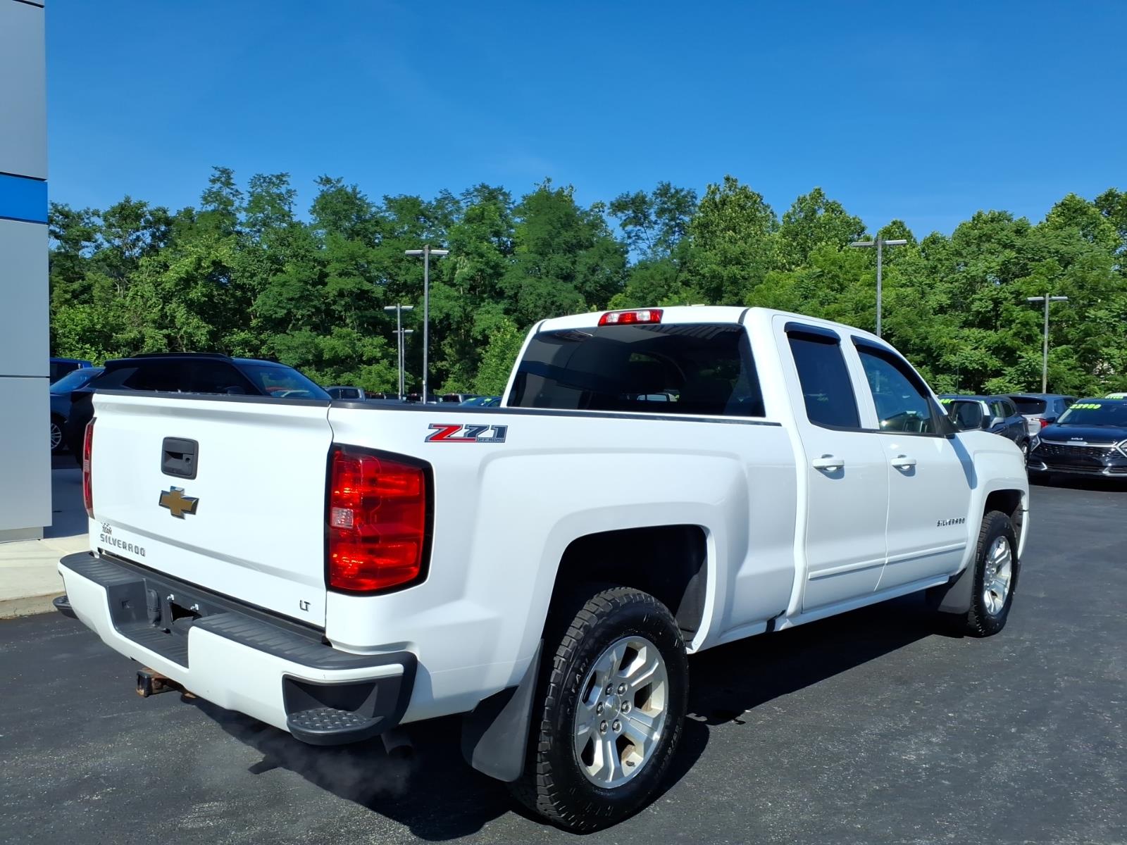 2017 Chevrolet Silverado 1500 photo 7 of 26