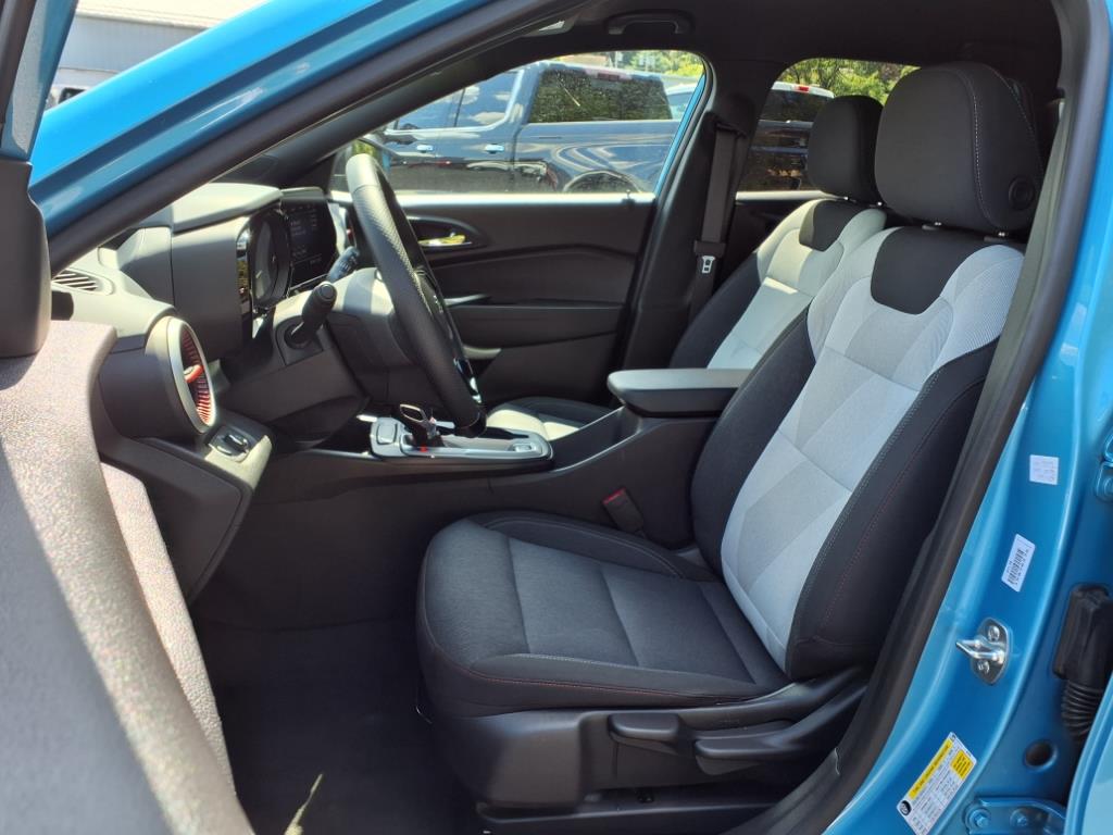 2025 Chevrolet Trax RS - 6
