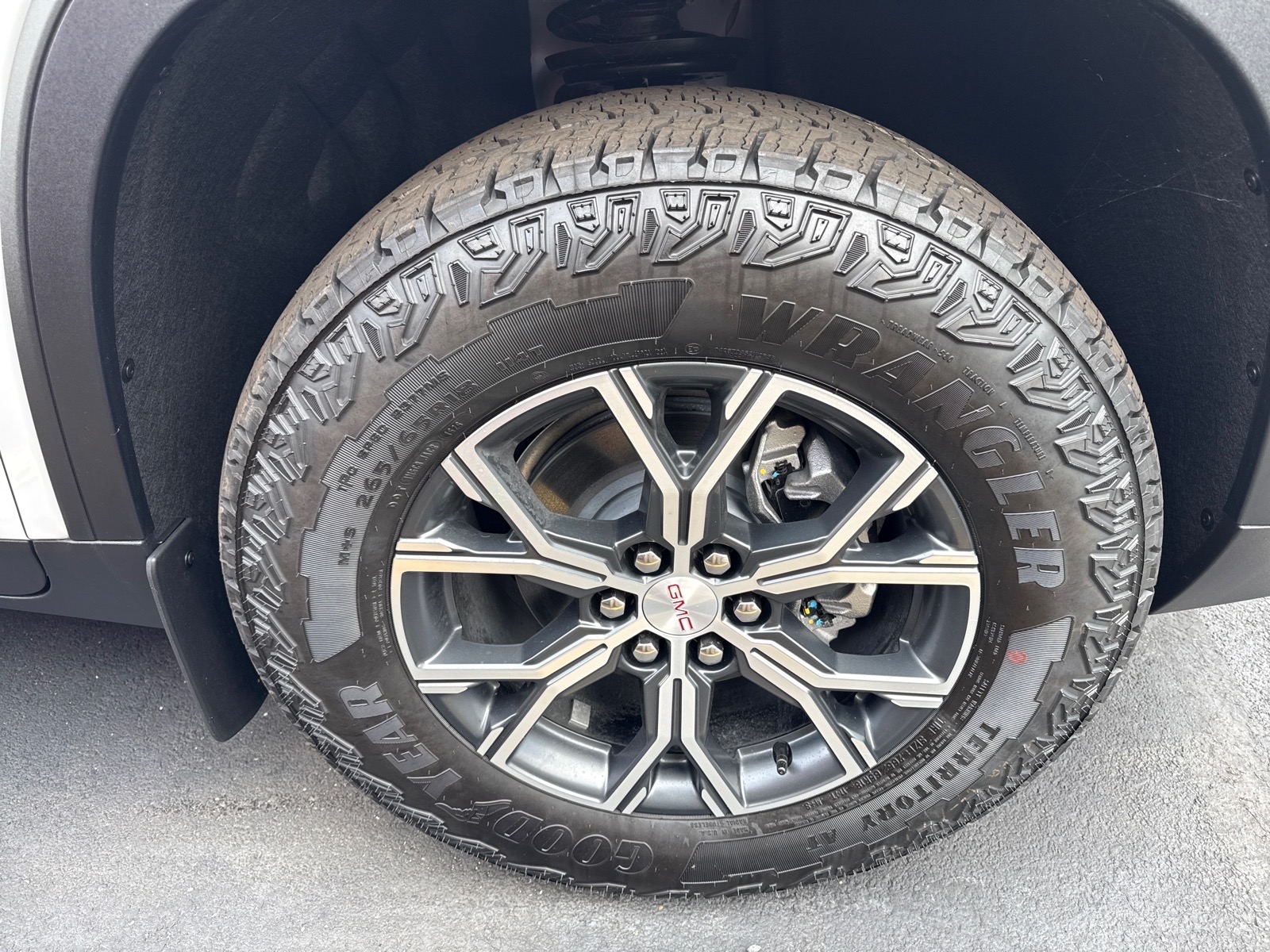 2026 GMC Acadia photo 8 of 8