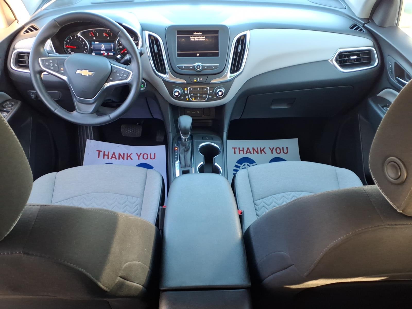 2023 Chevrolet Equinox photo 8 of 27