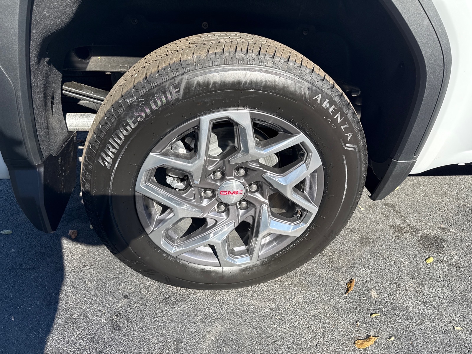 2026 GMC Sierra 1500 photo 8 of 9