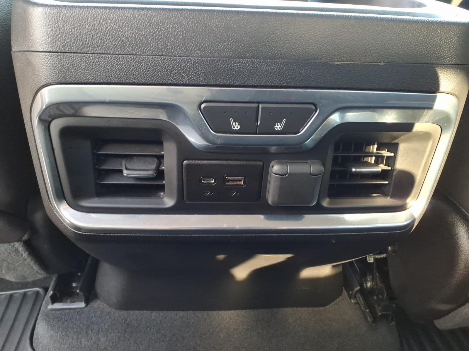 2020 Chevrolet Silverado 3500HD photo 9 of 29