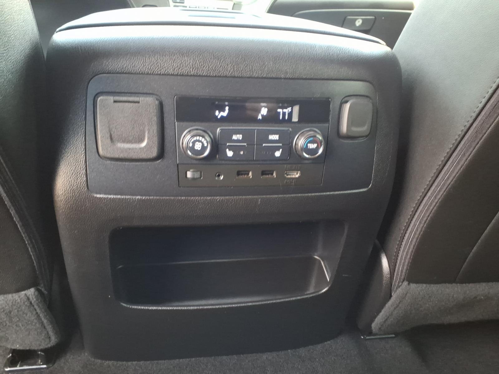 2018 GMC Yukon XL SLT - 8