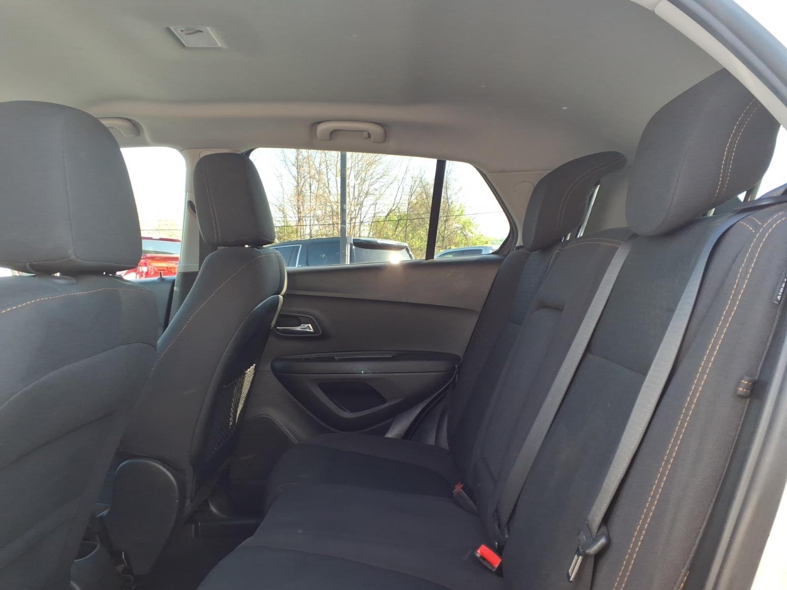 2017 Chevrolet Trax LS - 8