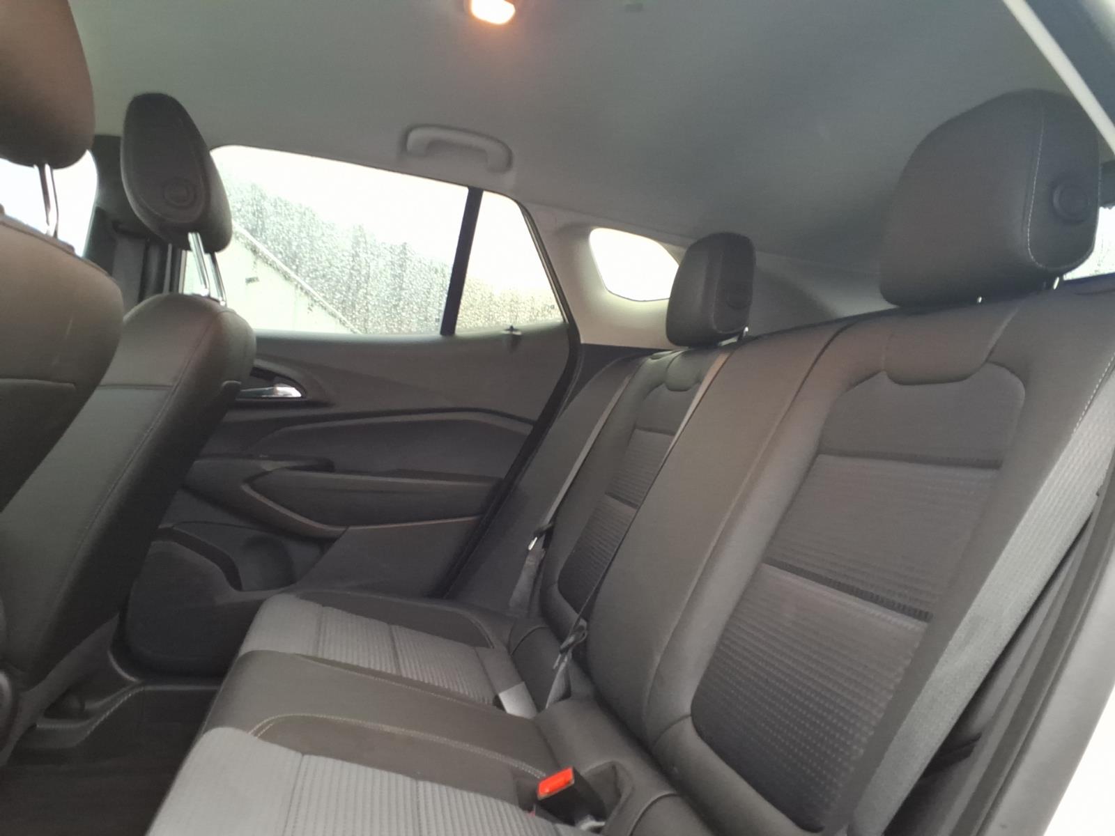 2025 Chevrolet Trax LT - 8