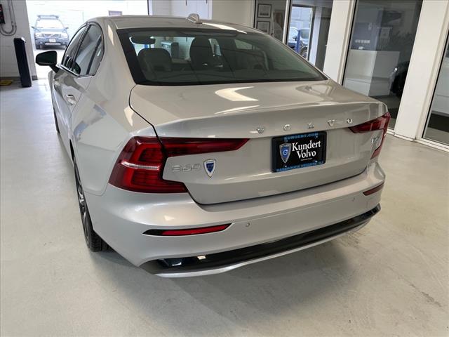 2024 Volvo S60 B5 Core Dark Theme - Photo 10